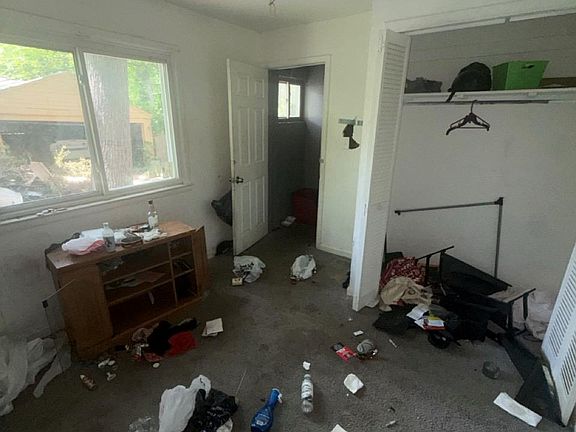 4th image of 18187 Stout St
