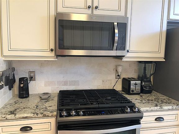 5th image of 2403 Trotter Dr