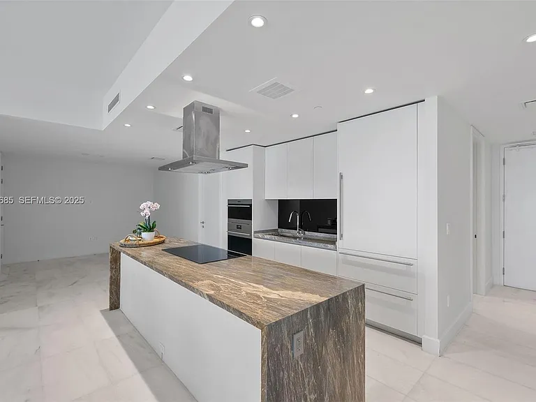 700 NE 26th Ter #3602 — Photo 8