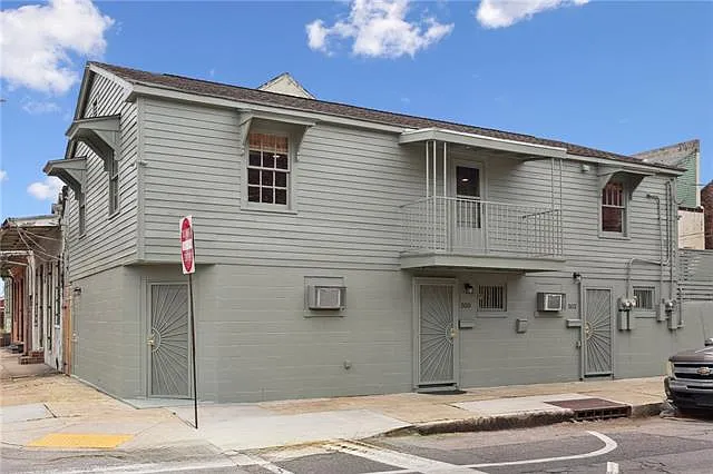 Building Photo - 550 Saint Ferdinand St