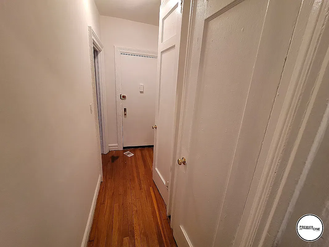 3175 Grand Concourse — Photo 3