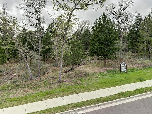 4th image of 1443 Royal Adelade Dr