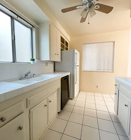935 N Alfred St #5 — Photo 5