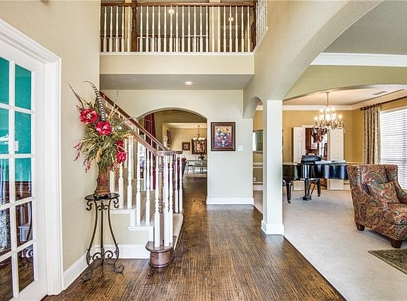 5th image of 9937 Madrone Dr
