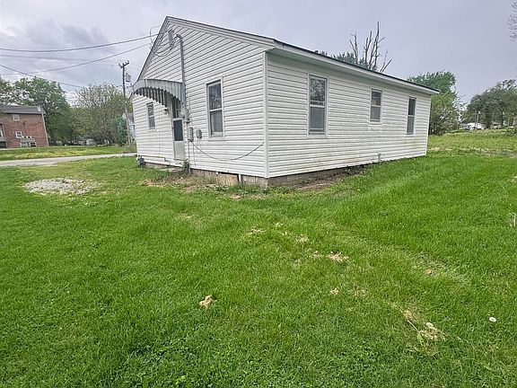 3rd image of 413 E Oak St
