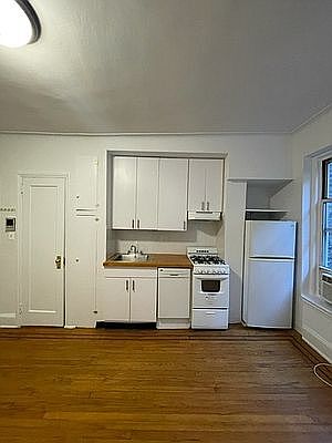2nd image of 224 E 95th St APT 2D