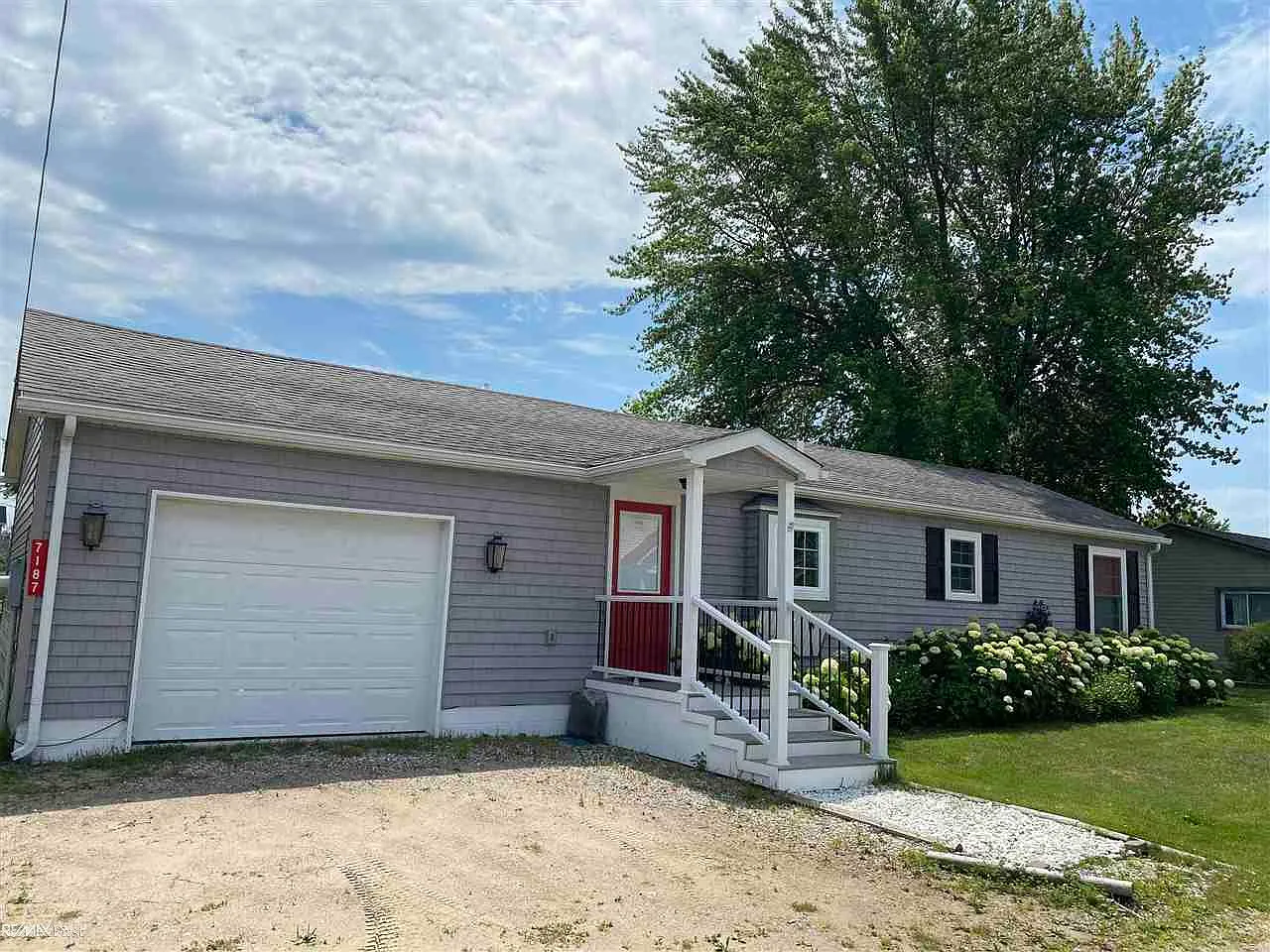 7187 Lazy Ln photo 1