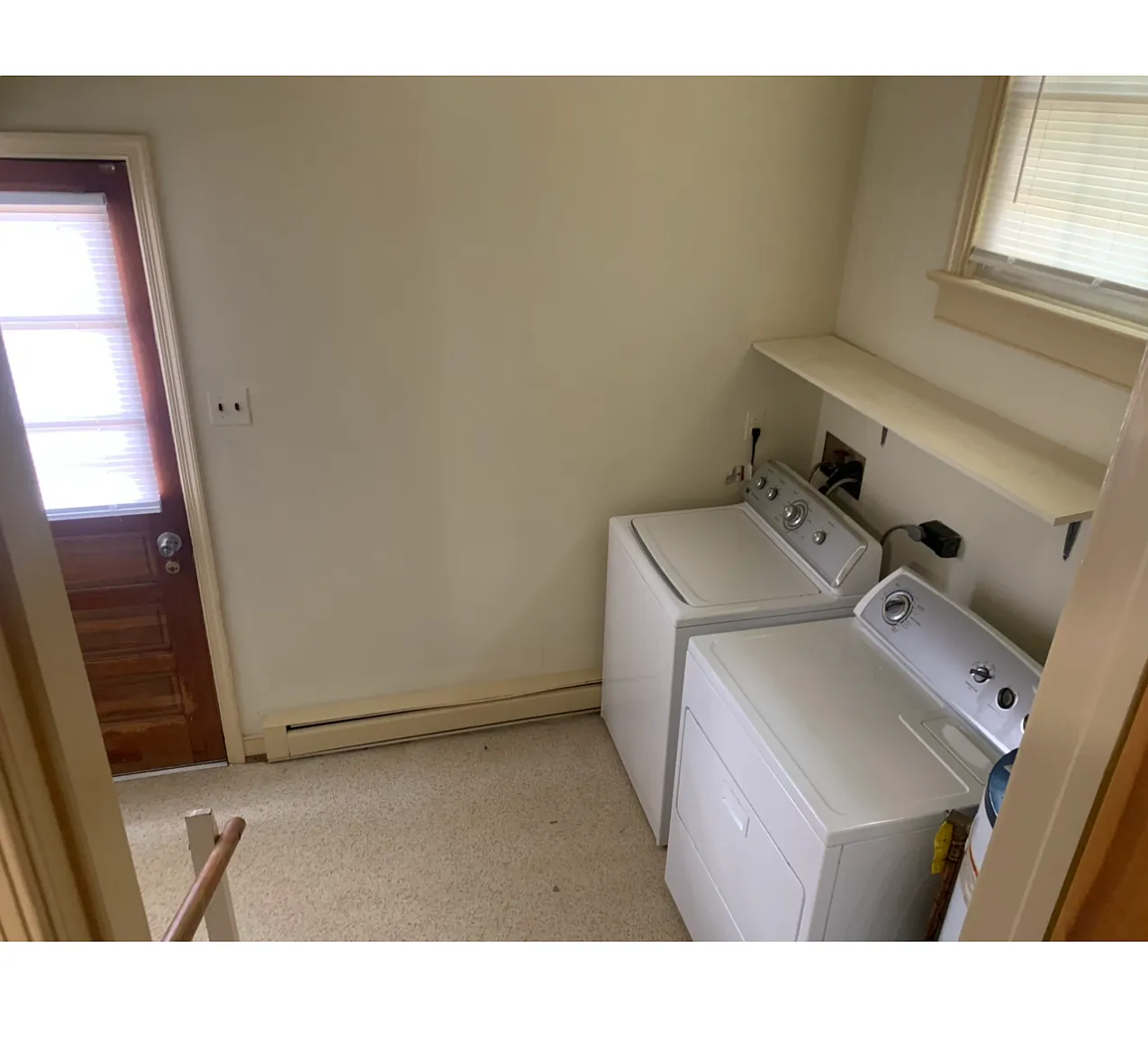 2 bed, 1000 sqft, $1,400 — Photo 1