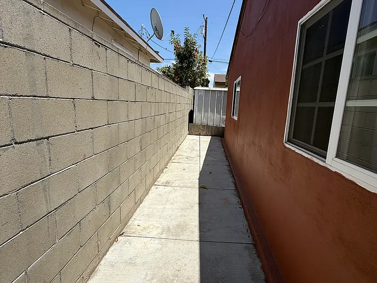 48th St — Photo 14