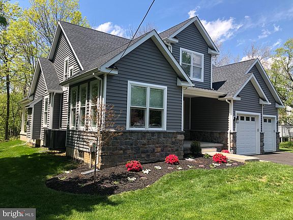 3rd image of 9 Chestnut Run Ln