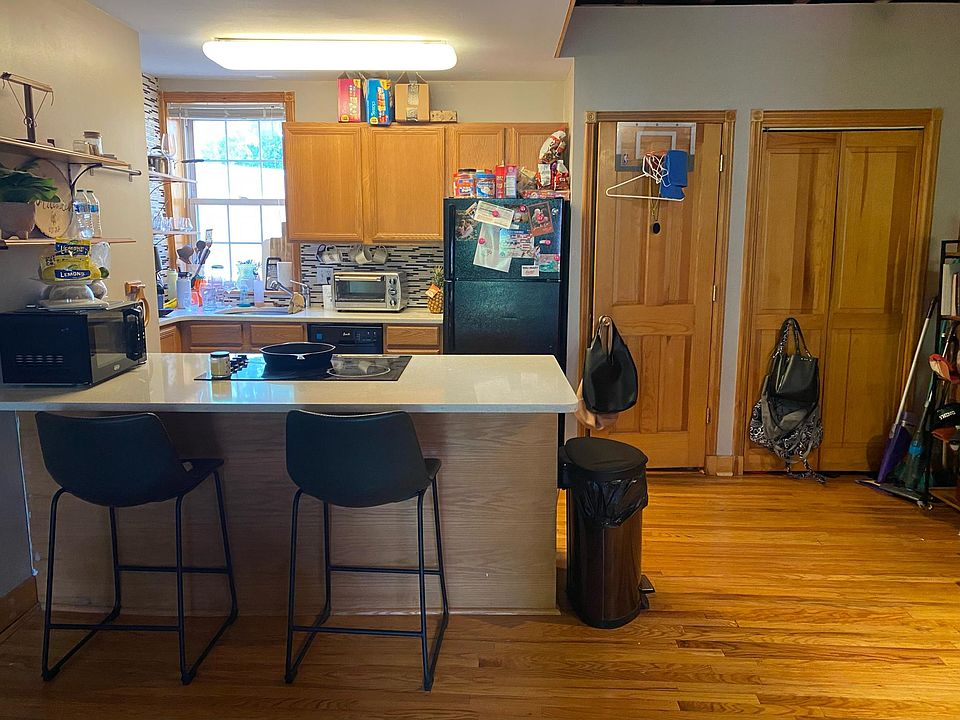 1st image of 326 Catharine St #23