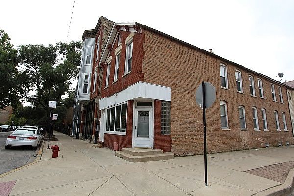 1st image of 1086 N Marshfield Ave #1REAR