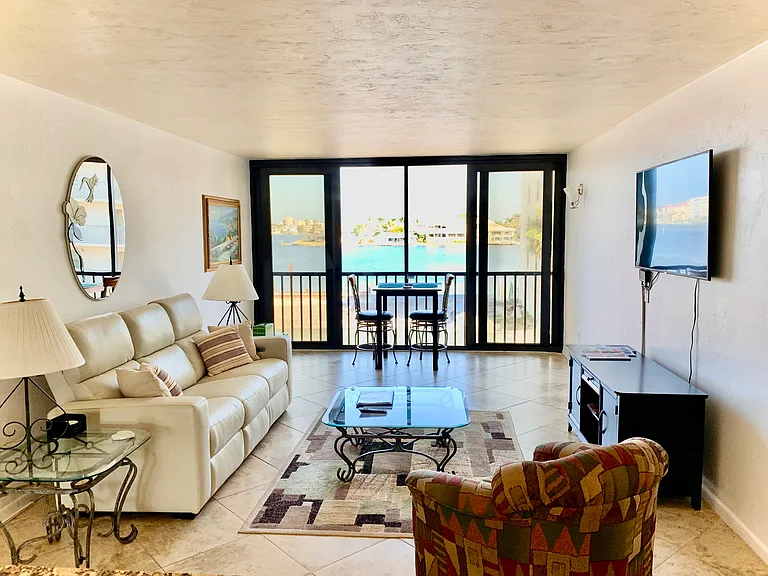 260 Southbay Dr #211 — Photo 7
