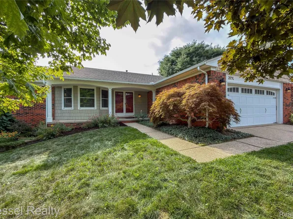 2096 Winchester Rd, Rochester Hills, MI 48307