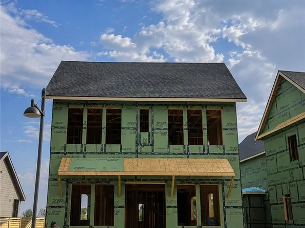 2318 W Markham, Fayetteville, AR 72701
