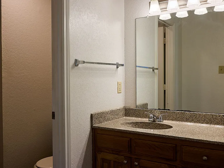 900 Kilkenny Ct #D — Photo 14
