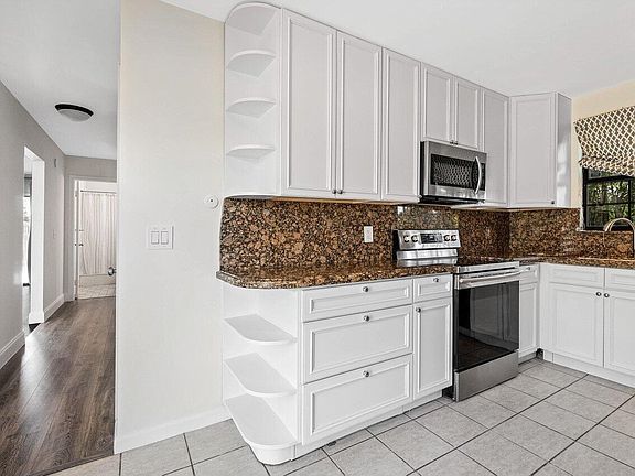 4th image of 9404 Longmeadow Cir