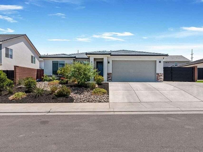 1st image of 4589 S Sophia Ln
