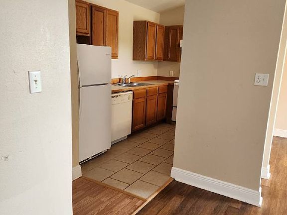 3rd image of 10506 Lemoyne Blvd #1-8