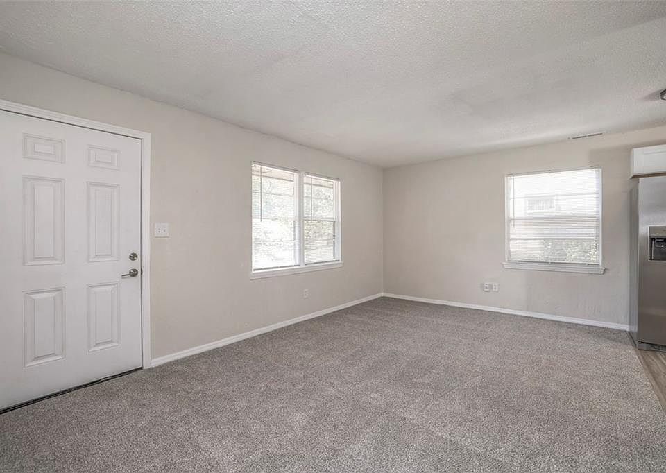 5022 Vista St, Kansas City, KS 66106 | Zillow