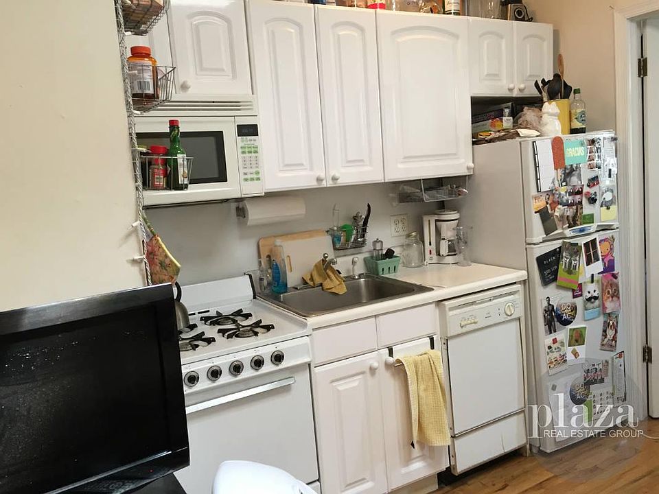 1st image of 209 E 10th St APT 016