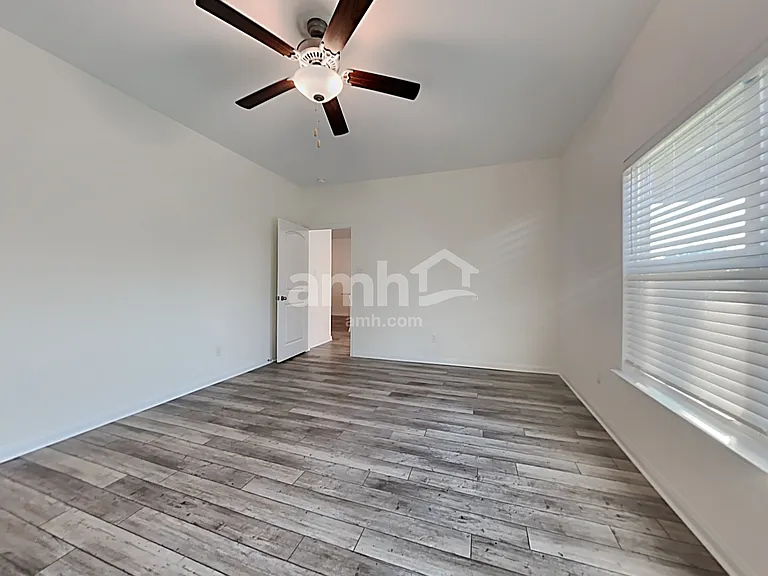 1211 Treeta Trl — Photo 12