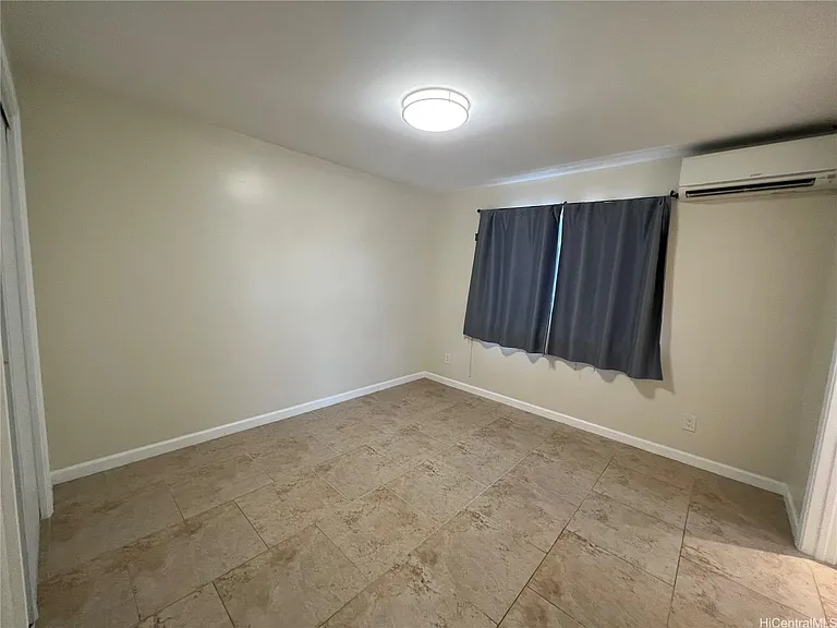 2137 Wilder Ave — Photo 8