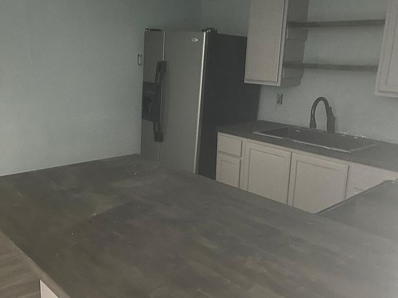 3rd image of 5004 S Lindsay Ave