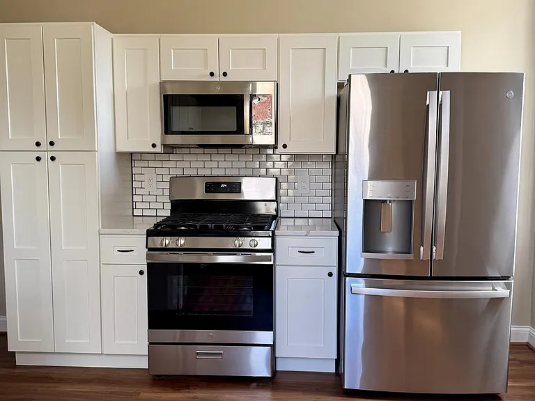 415 Considine Ave — Photo 5