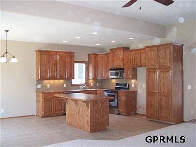 3rd image of 9965 S 172nd Cres