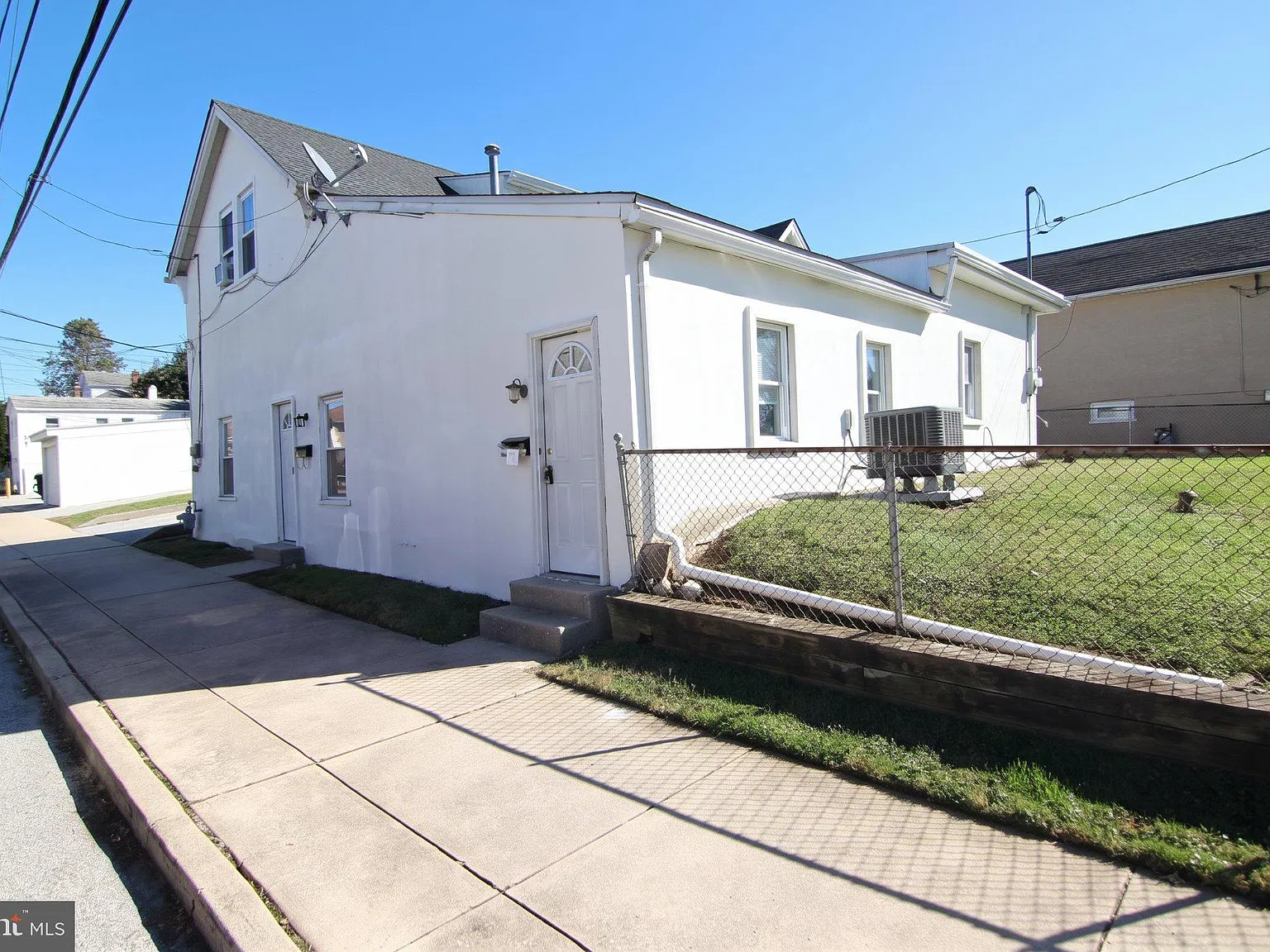 Studio, 1.0 bath, 400 sqft, $1,425 — Photo 2
