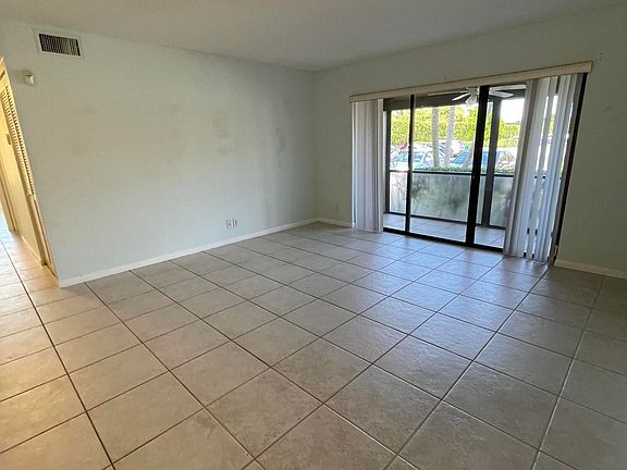 4th image of 616 Sea Pine Way #D1