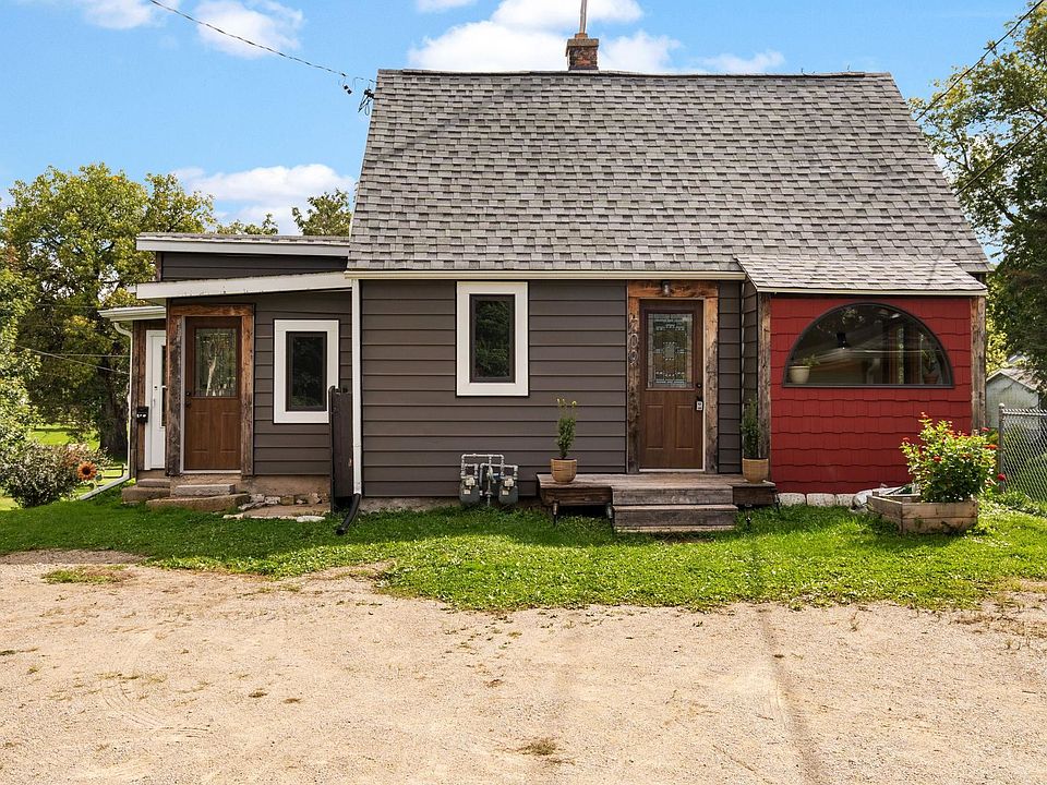 1st image of 709 Beaver St