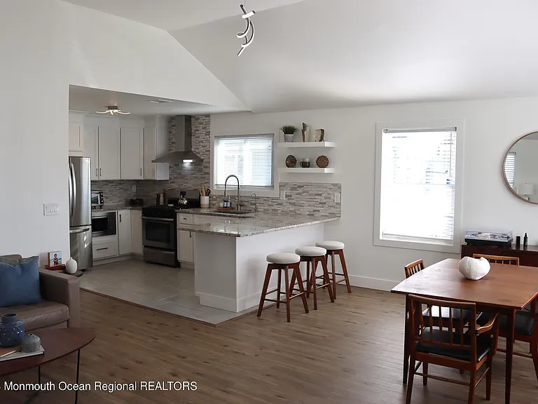 111 Long Branch Ave — Photo 3