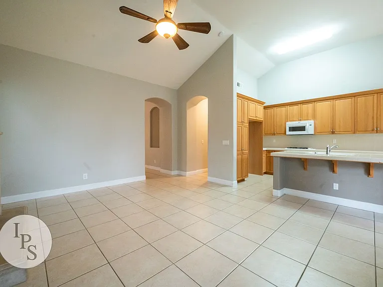 32 W Serena Ave — Photo 7