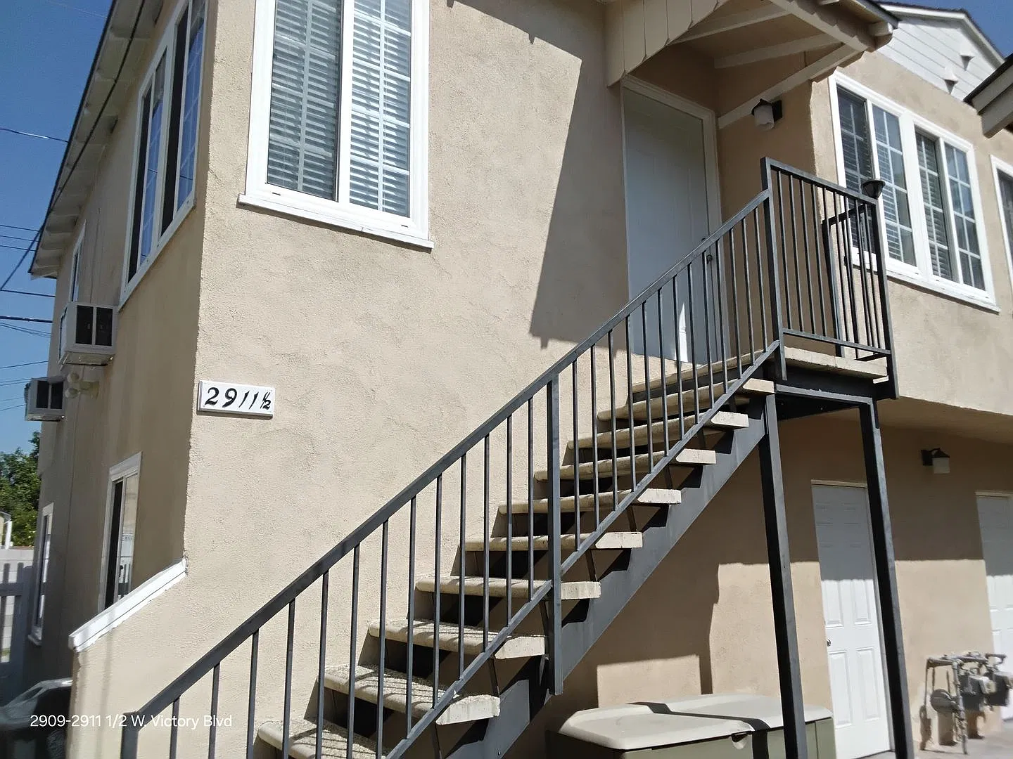2909 W. Victory Blvd. — Photo 1