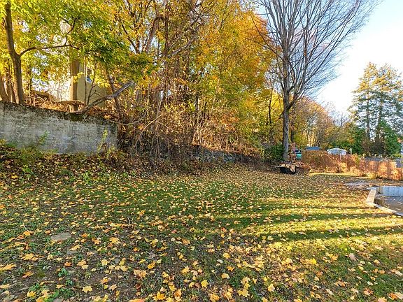 3rd image of 58 Blossom St