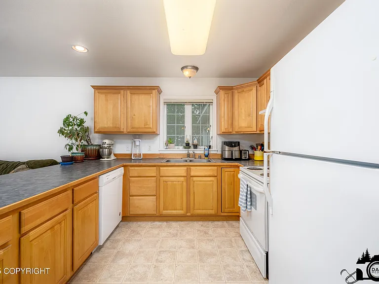 500 W Roy Rd #2 — Photo 3