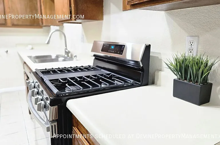 16970 Marygold Ave #11 — Photo 20