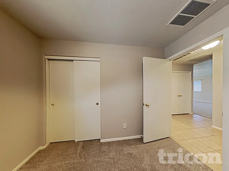 25683 W Saint Kateri Dr — Photo 12