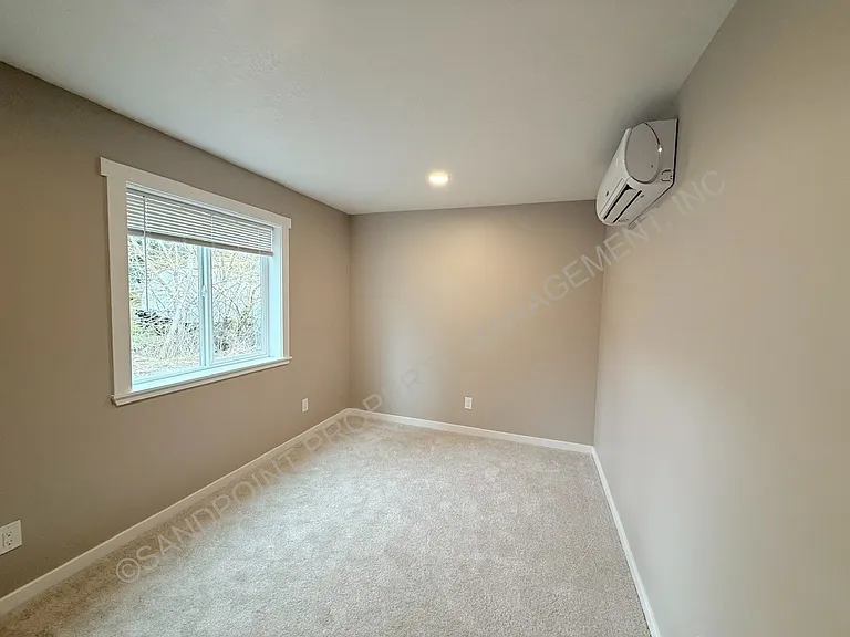 505 Cedar St — Photo 13