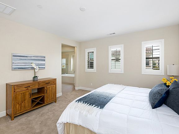 5th image of 13593 Dondero Pl