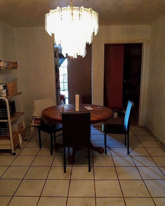 1st image of 402 Aldama