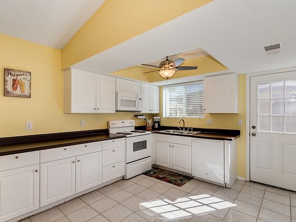 4th image of 131 W Villa Maria Dr