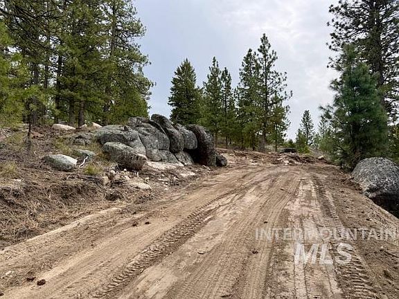 3rd image of 468 Hilltop Rd