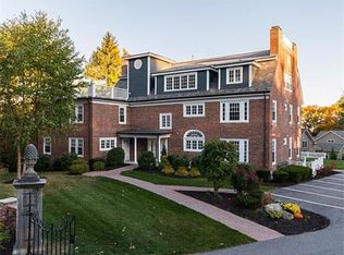 221 Worcester Ln UNIT 4, Waltham, MA 02451