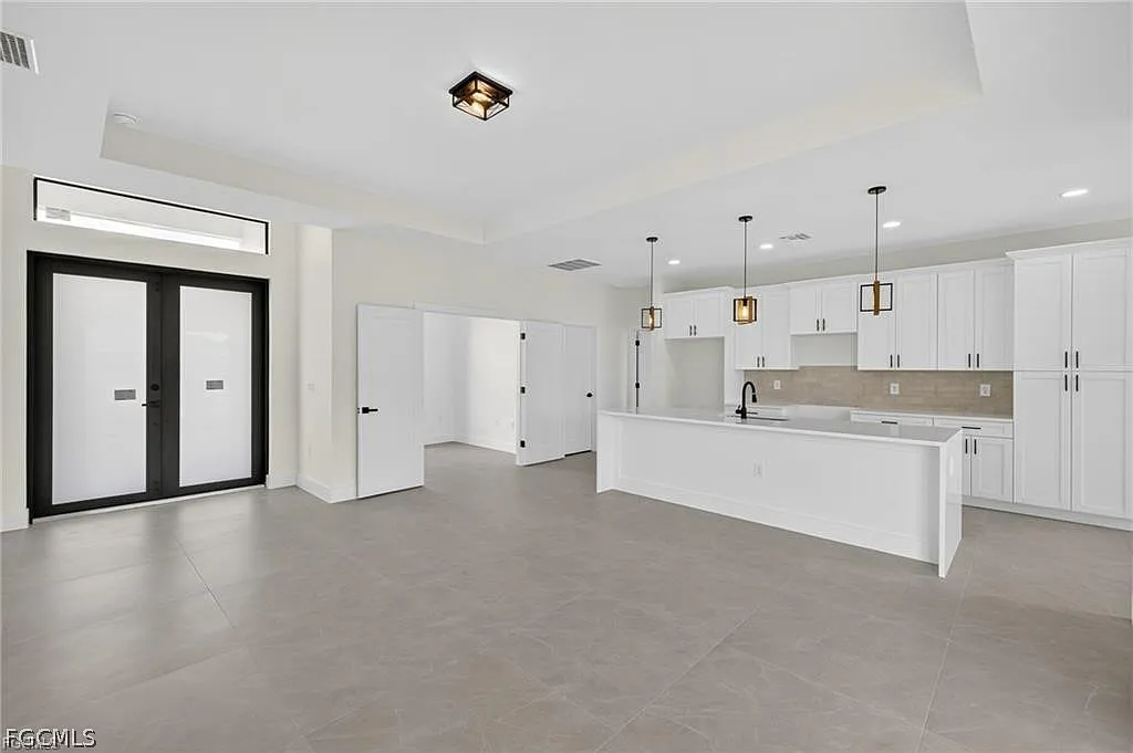 3 bed, 2.0 bath, 1545 sqft, $2,100 — Photo 4