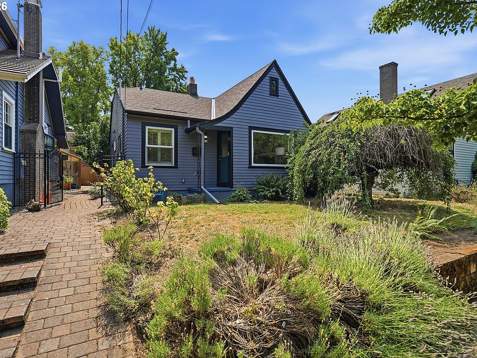 1st image of 3814 SE Alder St