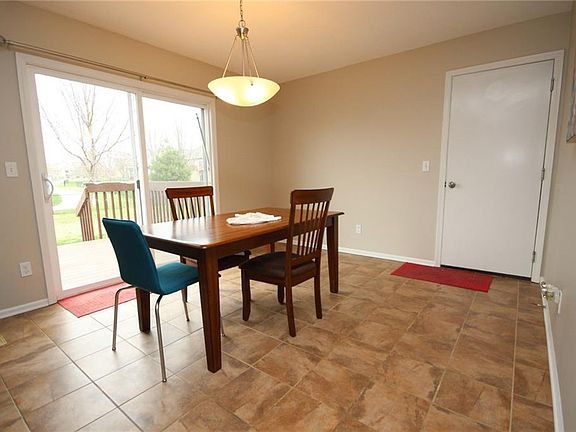4th image of 10519 Stonebridge Dr