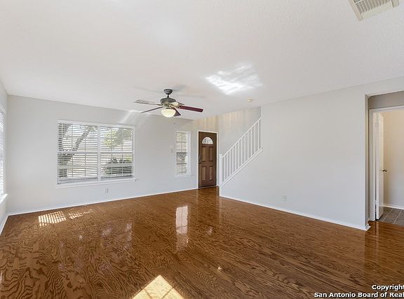 4th image of 1628 Yucca Park
